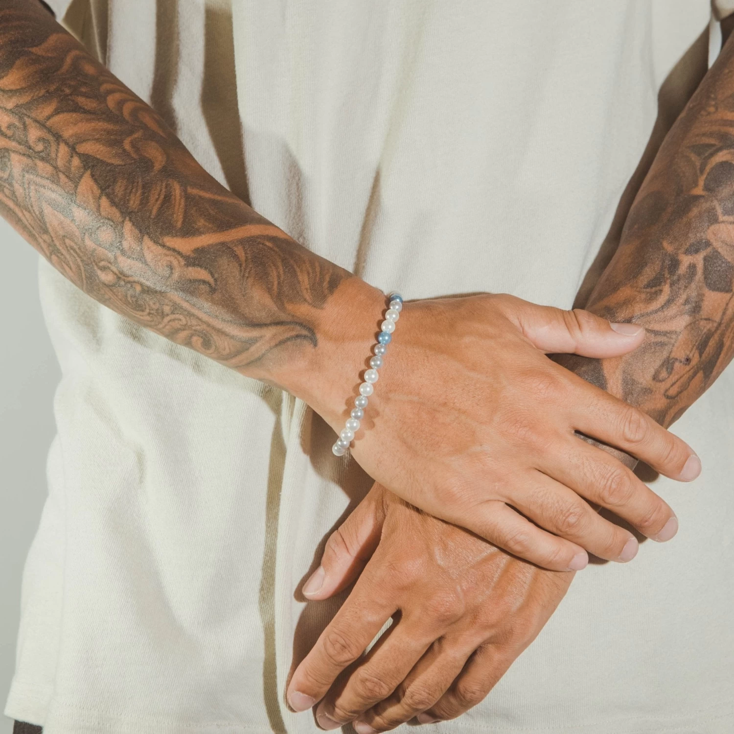 6mm Pearl Bracelet - Blue/Grey/White 4 6mm Pearl Bracelet - Blue/Grey/White - Image 2