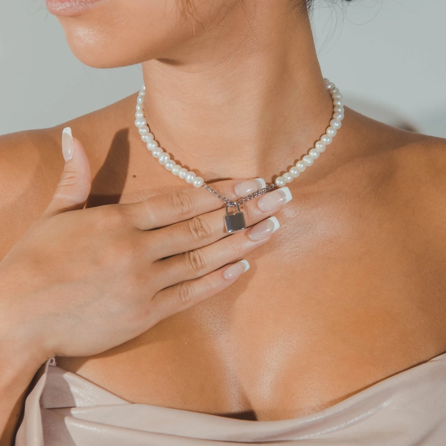 6mm Pearl + Padlock Necklace 5 6mm Pearl + Padlock Necklace - Image 3